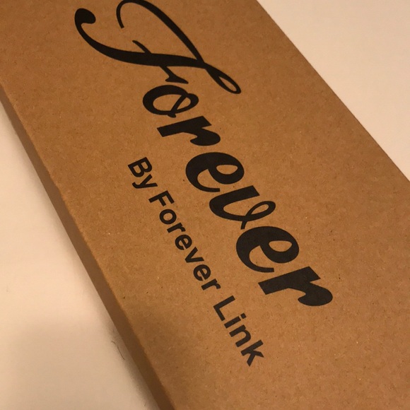 One pair left!!  Size 6 - Picture 2 of 5